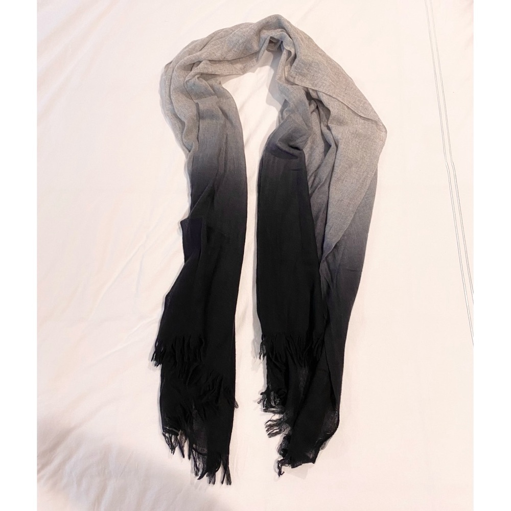 Like new! 100% Cashmere Pashmina Scarf - Gray/Navy Ombré- 80”x60”